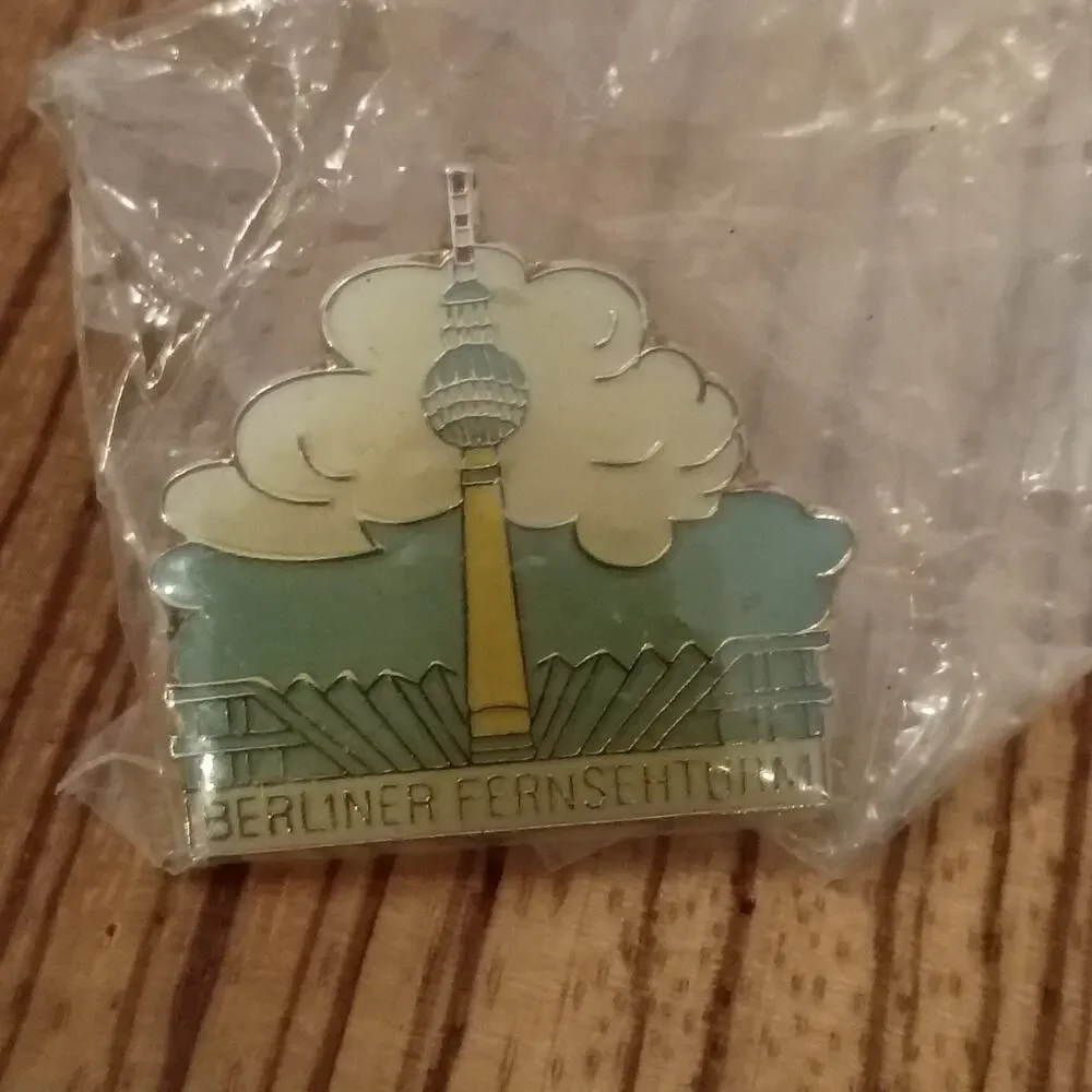 Deutschland German Pins Lot of 4 Berlin, Neuschwanstein, Fernsehturm, Stag